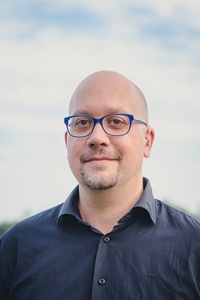 Dennis 02 e1554999996654