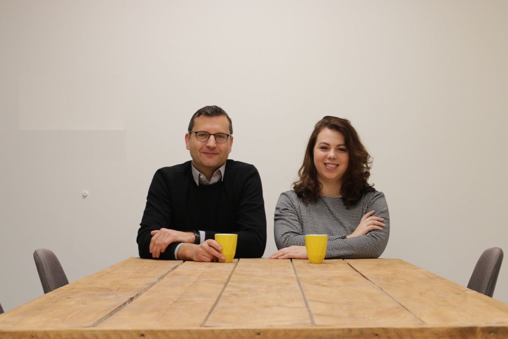 Inrichten is voor de helft van de kopers het eerste wat ze doen na kopen nieuw huis oprichters van gWoon Makelaars, Samantha Kras-Tankink en Joost Beekman