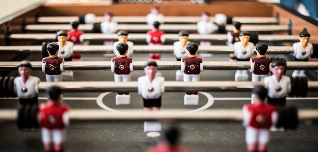 Marketing voor franchisers: alle partijen op één lijn, hoe doe je dat? Franchise | In de wereld van marketing voor franchisers onthult Bureau Hardes een unieke aanpak: het vertalen van identiteit naar een uniforme uitstraling.