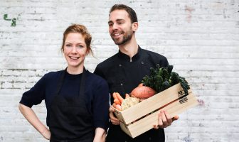 Lunchcafé HartBiet in de Jordaan lanceert als eerste cateraar in Amsterdam klimaatneutrale catering Oprichters HartBiet: Karlien & Daan