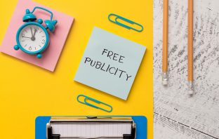 Free publicity: 4 vragen om te beantwoorden voordat je een PR-bureau belt. Free Publicity