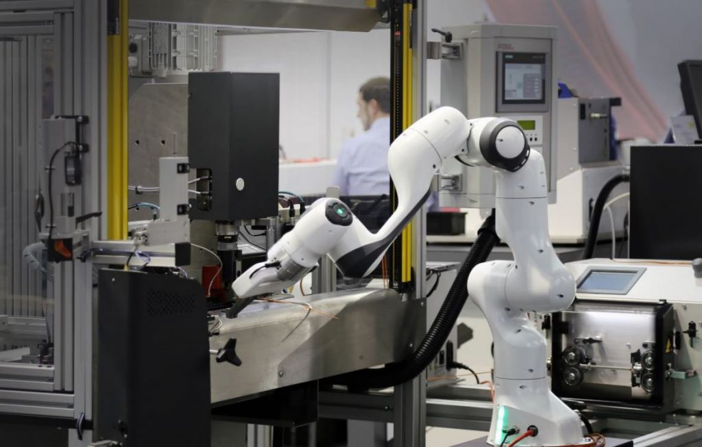 Productiewerk wordt uitdagender door cobots WiredWorkers cobots