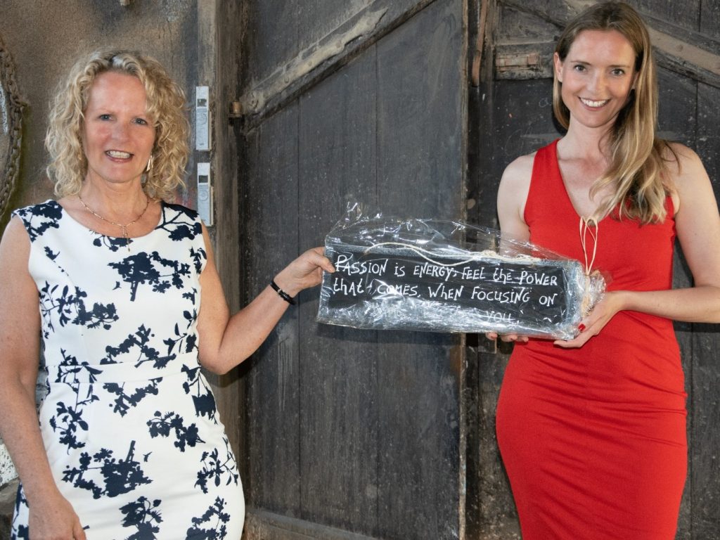Bestsellerauteur Maartje Blijleven spreekt over community’s bij Powerful Business Women’s Club Maartje Blijleven en Tineke Rensen