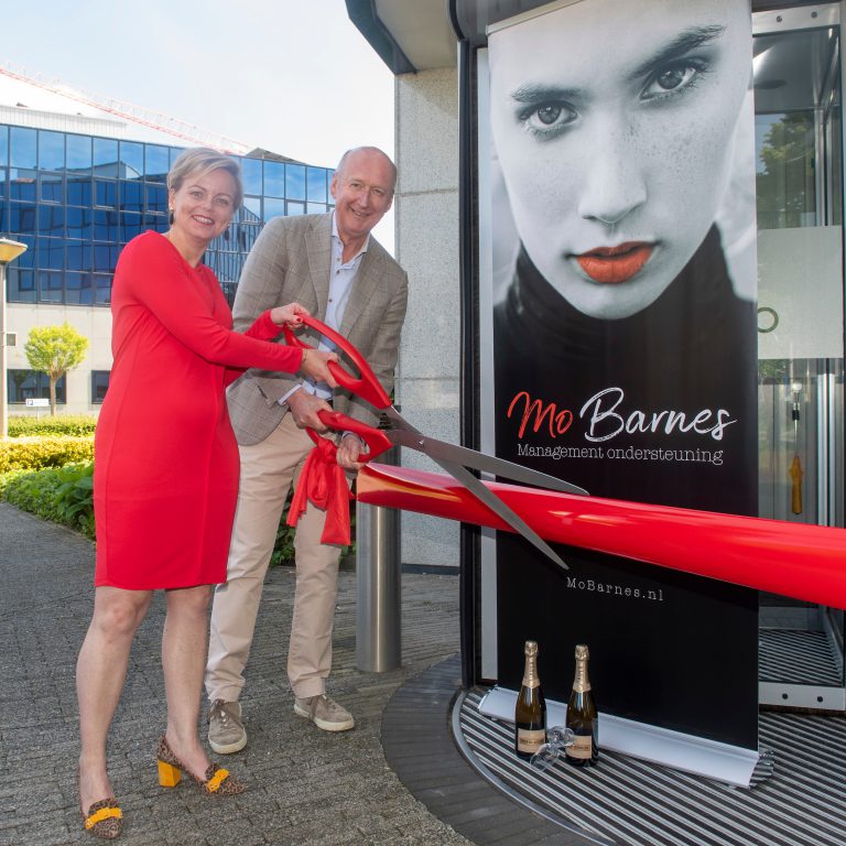 Opening managementondersteuningsbureau Mo Barnes in Nieuwegein geslaagd Guido van Woerkom en Jeanine van Barneveld openen de deuren van managementondersteuningsbureau Mo Barnes.