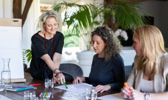 Onderneemster Ellen Kuit opent deuren klantrelatiebedrijf i-Connect