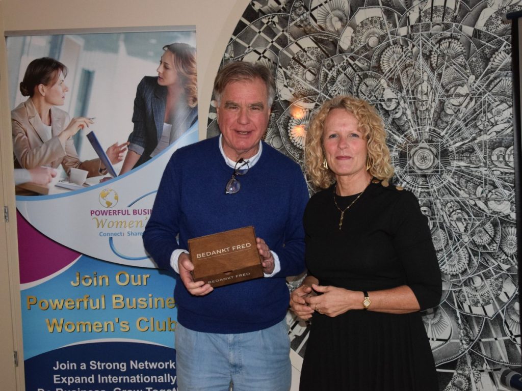 Filantroop Fred Matser spreekt over vrouwelijk leiderschap bij Powerful Business Women’s Club Fred Matser was afgelopen week te gast bij een meeting van de Powerful Business Women’s Club. Als fulltime filantroop zet hij zich in voor mens en natuur. Hij sprak met de ambitieuze, vrouwelijke ondernemers over vrouwelijk leiderschap. Een introductie in samenwerken, vertrouwen en liefde in een maatschappij die is gebaseerd op non-dualisme of idealisme.