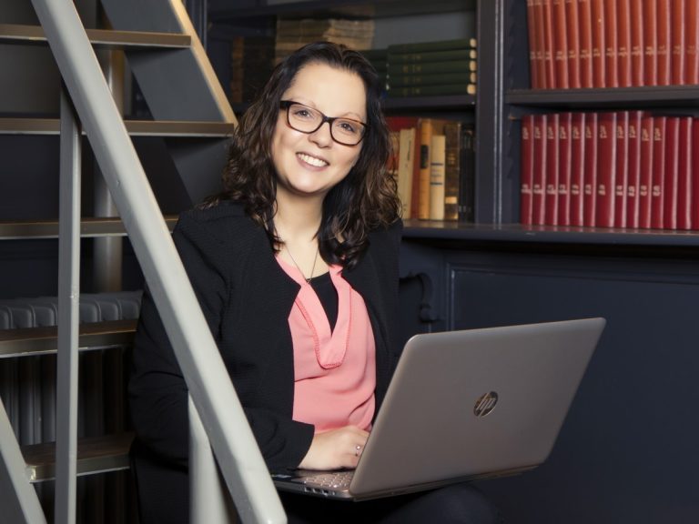 Nieuw platform De Zorgkeuze helpt bij juiste zorgmatch Ginger Fernandes | 30 procent van de mensen die wachten op zorg, staat op een foute wachtlijst. Ginger Fernandes start daarom het platform De Zorgkeuze.