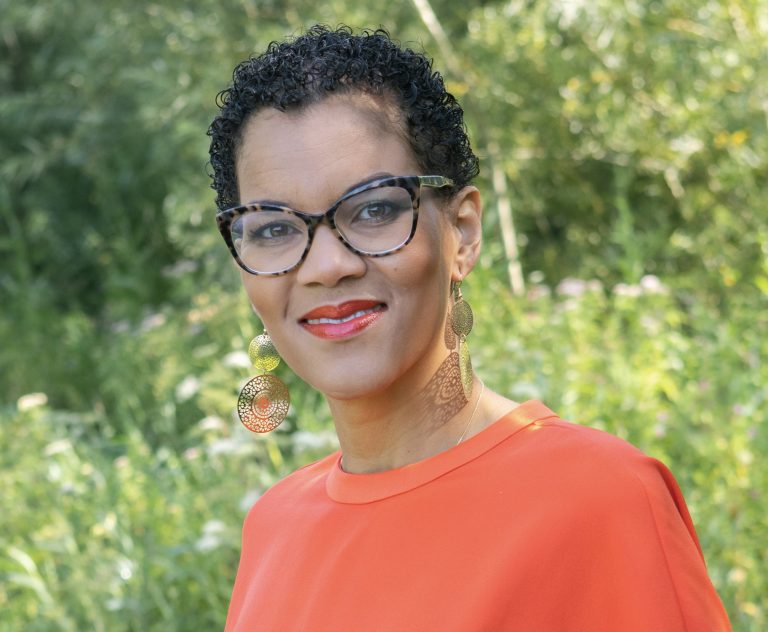 Naomi Koswal wordt directrice bij FX Sisters in Trading Naomi Koswal heeft bij O’Neill gewerkt als Head of Credit Control. Zij is nu gestart met haar eigen bedrijf FX Sisters in Trading.