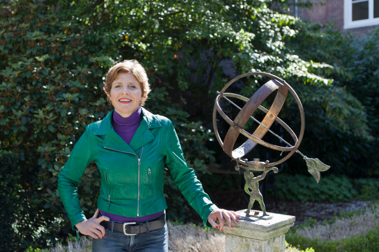 Marie-José Gilsing: “Er zijn geen grenzen behalve degene die je aan jezelf oplegt” Mijn naam is Marie-José Gilsing, werkzaam als advocaat, advocatencoach, ondernemer en reiki master. Moeder van twee dochters van 17 en 15 jaar.