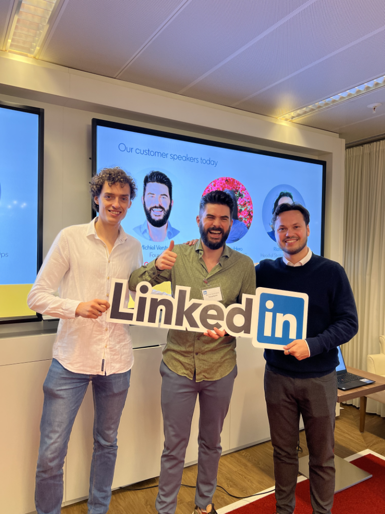 In oktober gaf YouLynq.me de eerste masterclass over de deepsales-technologie van LinkedIn aan ondernemers in Nederland. Dat bleef niet onopgemerkt. LinkedIn zelf nodigde YouLynq.me uit op het hoofdkantoor in Amsterdam om hun kennis en ervaring te delen tijdens een masterclass.