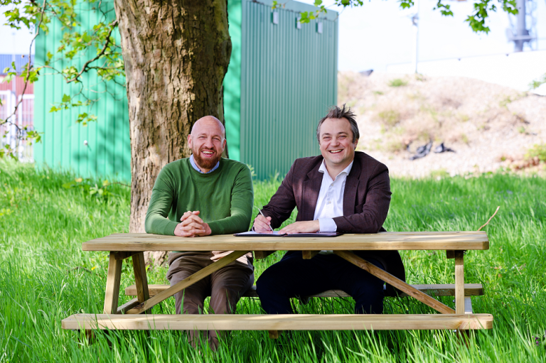 Distro Energy en Platform Zero gaan samenwerken Ondertekening Distro Energy Platform Zero