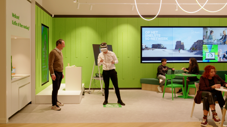 KPN lanceert Experience Stores met XR-games voor ondernemer KPN heeft dit jaar twee Experience Stores gelanceerd. Hierin wordt ruimte aan (lokale) ondernemers gegeven om hun digitale innovaties te tonen.