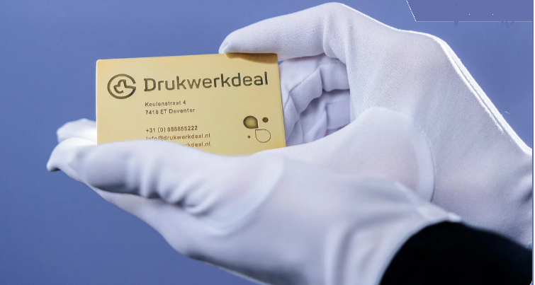 Drukwerkdeal introduceert als eerste een volledig gouden visitekaartje Gouden Visitekaartje