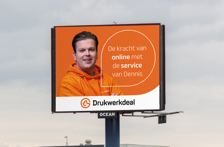 Drukwerkdeal speelt met nieuwe campagne in op behoefte aan online gemak én menselijke service Billboard mockup